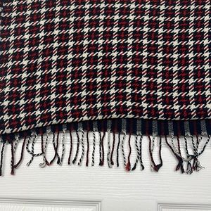 Tommy Hilfiger scarf/wrap